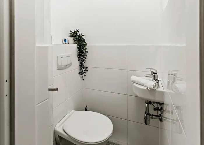 Modern 3-br - 3 Min To Metro U4 * Viena