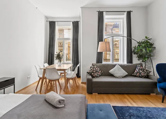 Modern 3-br - 3 Min To Metro U4 Apartamento